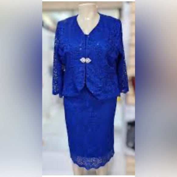Cachet Dresses & Skirts - NWOT Cachet Royal Blue Lace Ensemble‎